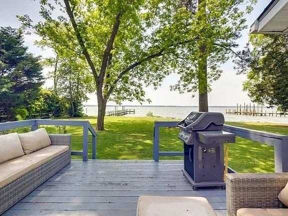 5198 Weaver Ln - Photo 3 of 21