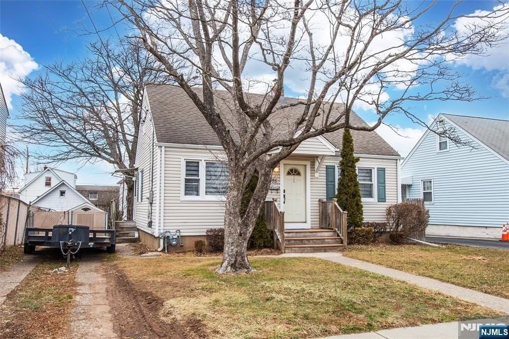 55 Garwood Ct N - Photo 2 of 25