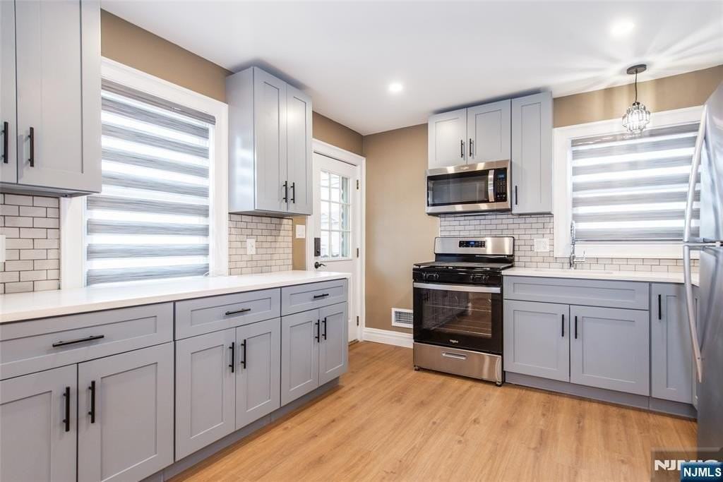 55 Garwood Ct N - Photo 5 of 25