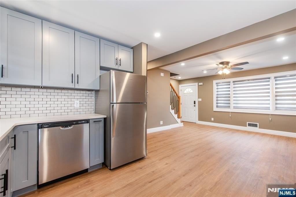 55 Garwood Ct N - Photo 7 of 25