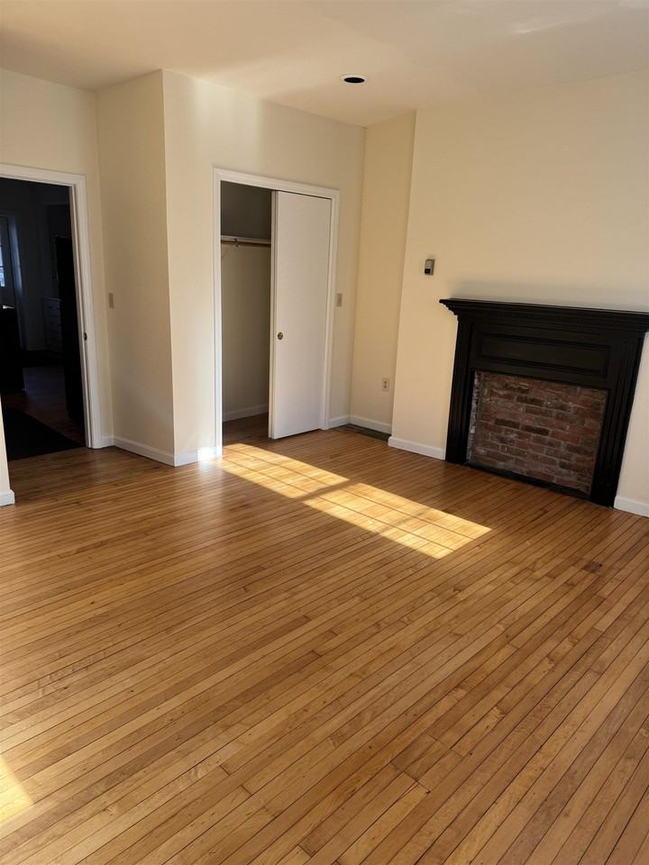 119 W Merrimack St #1 - Photo 3 of 16