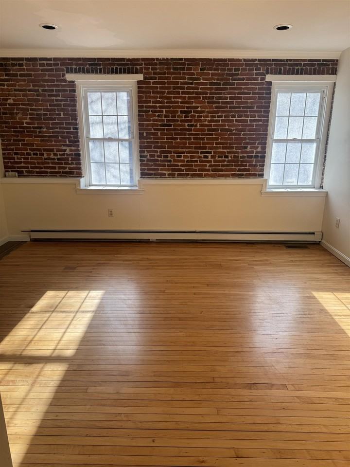 119 W Merrimack St #1 - Photo 4 of 16