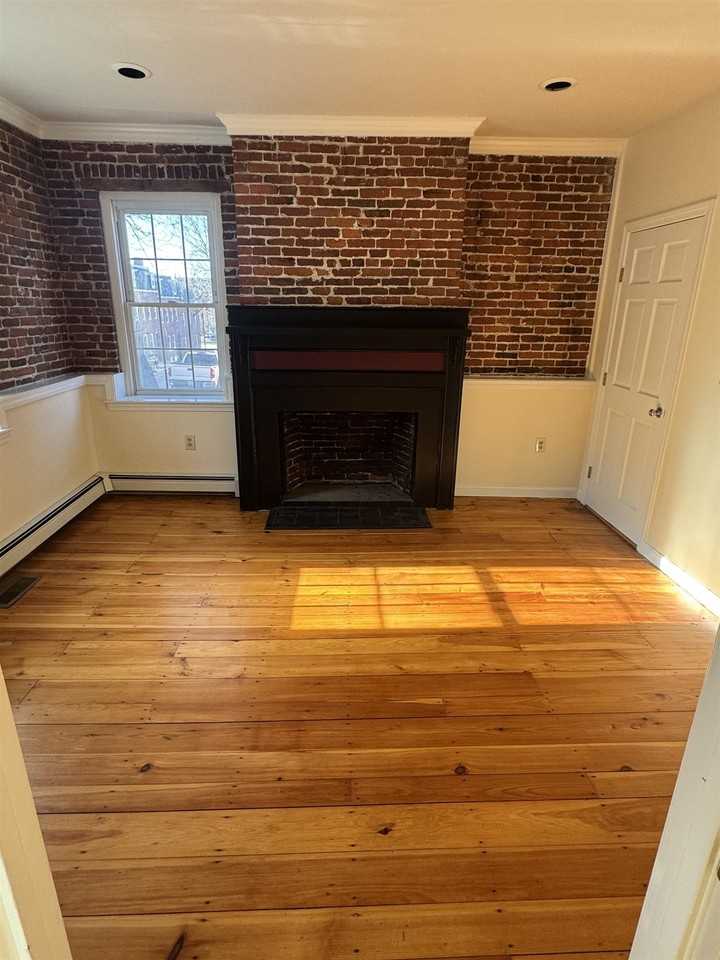 119 W Merrimack St #1 - Photo 6 of 16