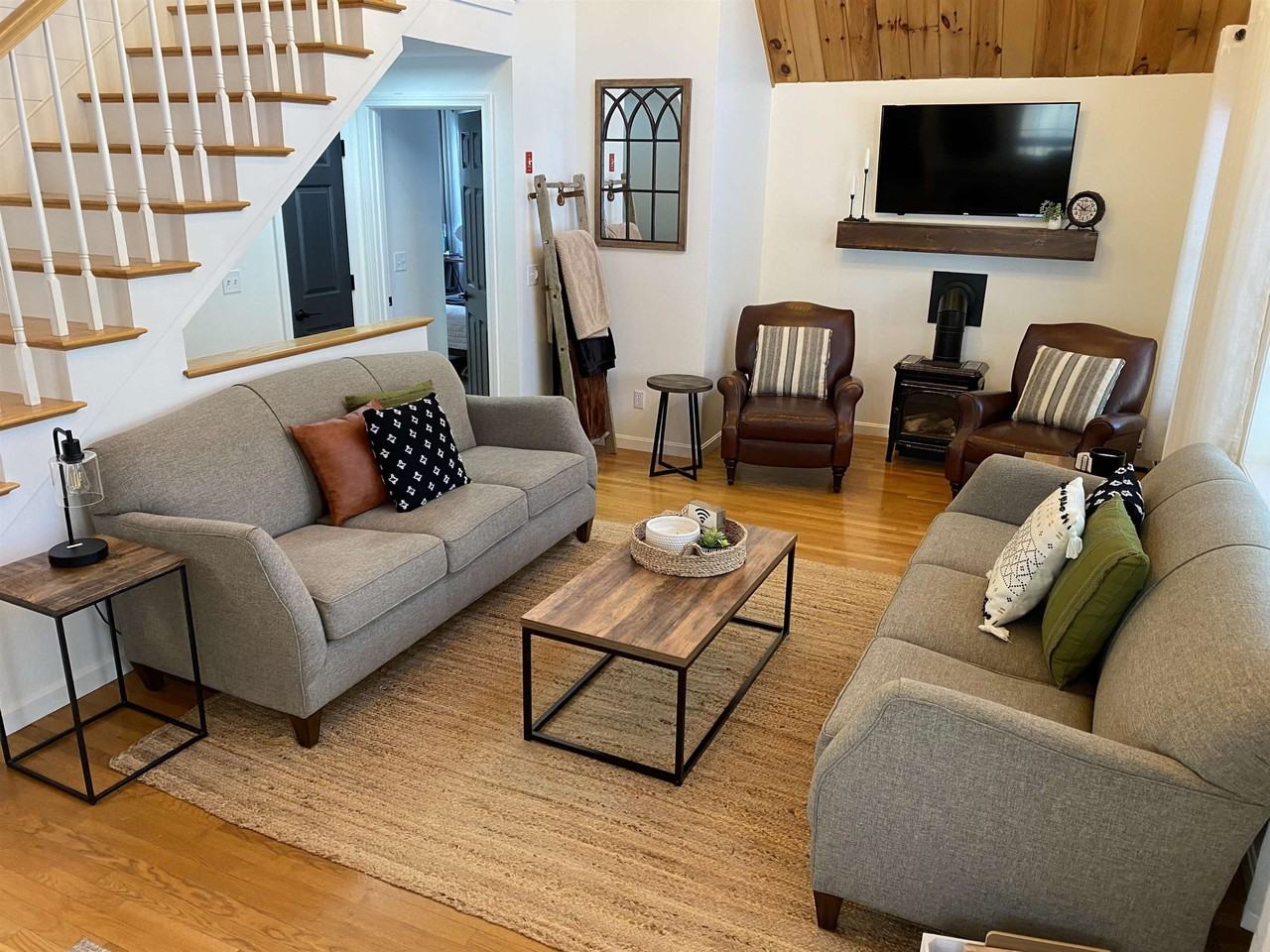 11 Brookstone Ln - Photo 2 of 21