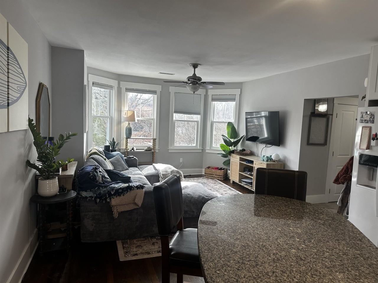 348B Washington St - Photo 3 of 12