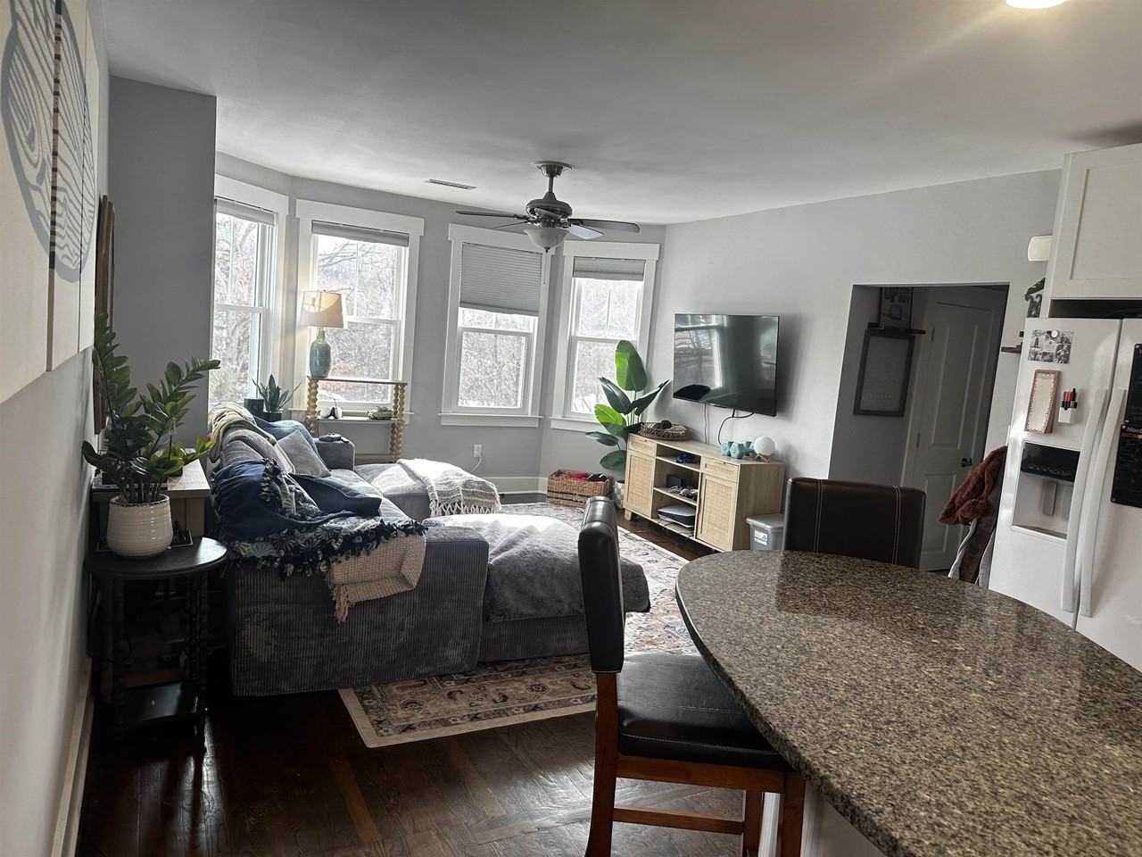 348B Washington St - Photo 4 of 12