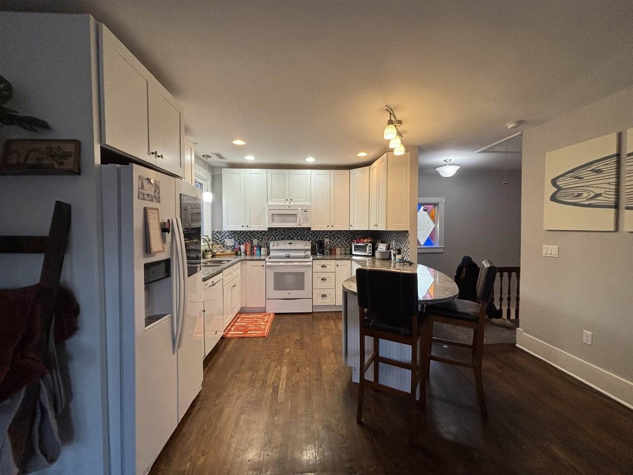 348B Washington St - Photo 5 of 12