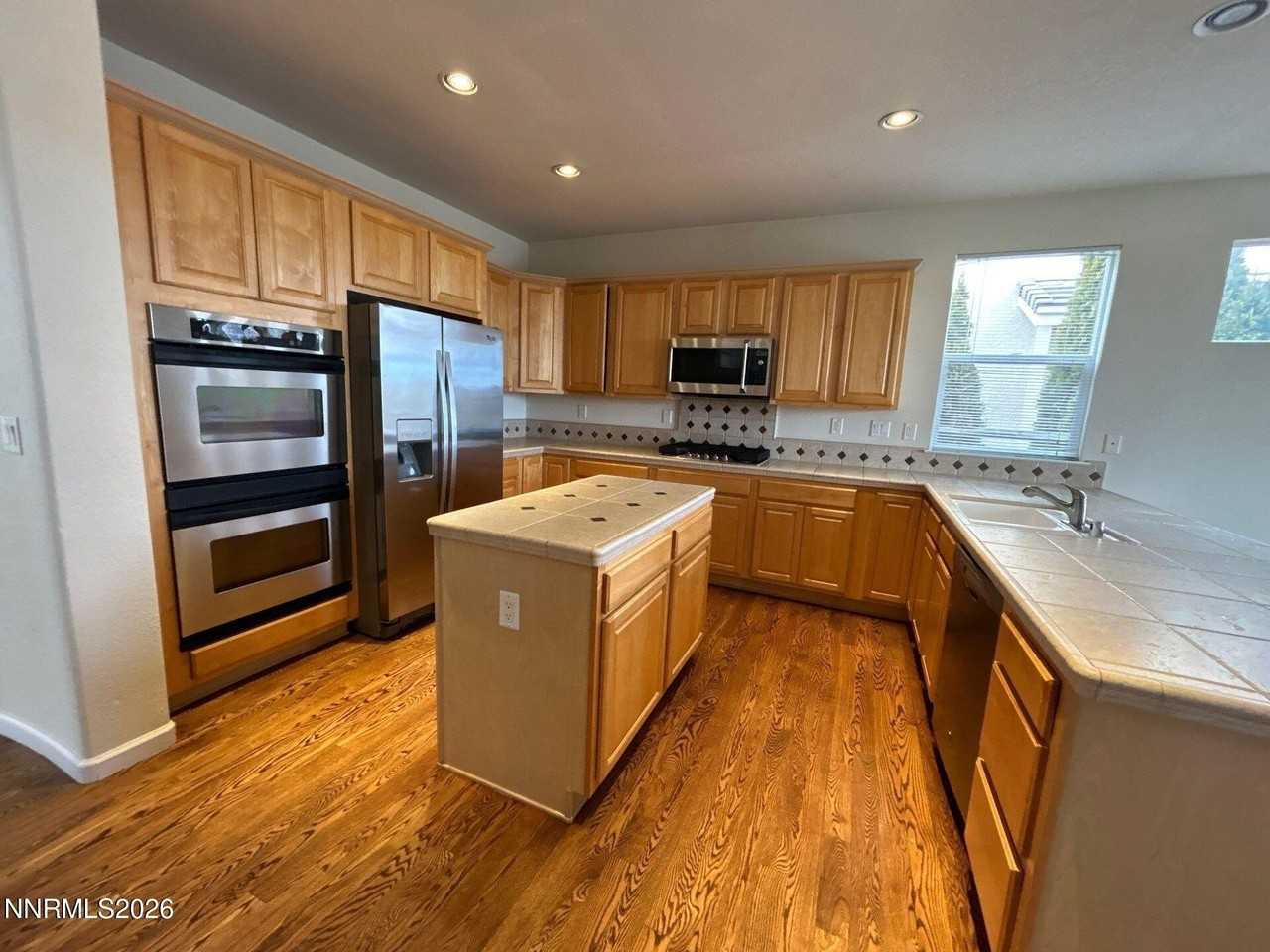 3084 10 Mile Drive - Photo 4 of 17