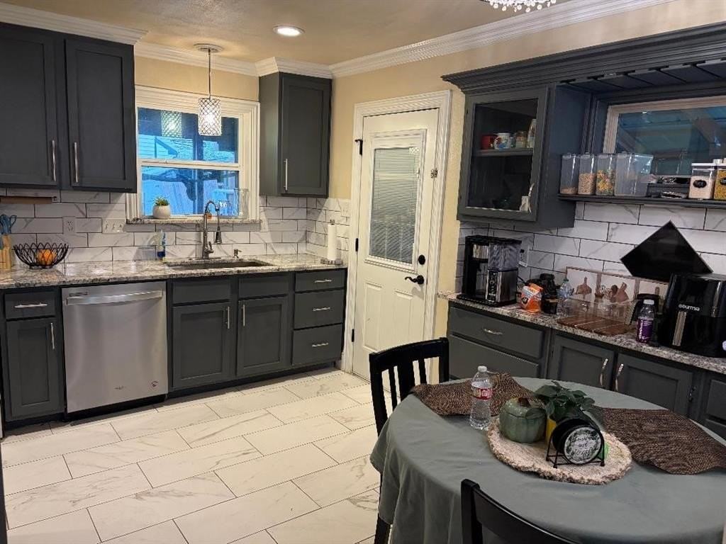 4216 Phoenix Dr - Photo 2 of 3