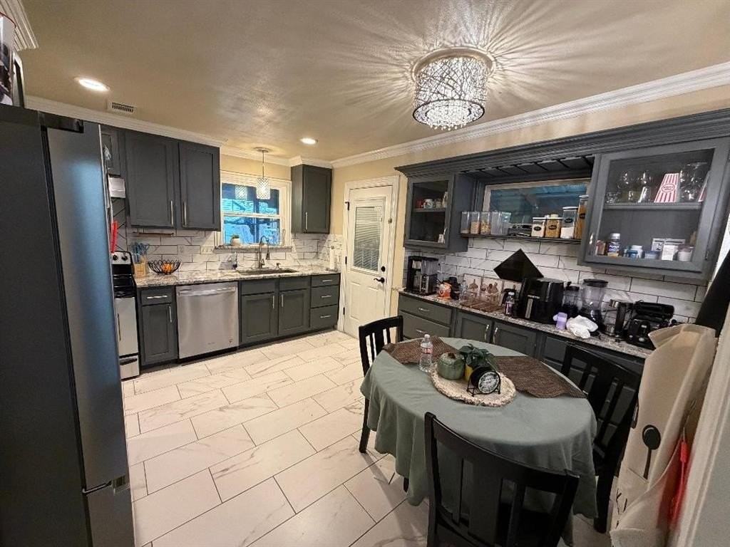 4216 Phoenix Dr - Photo 3 of 3