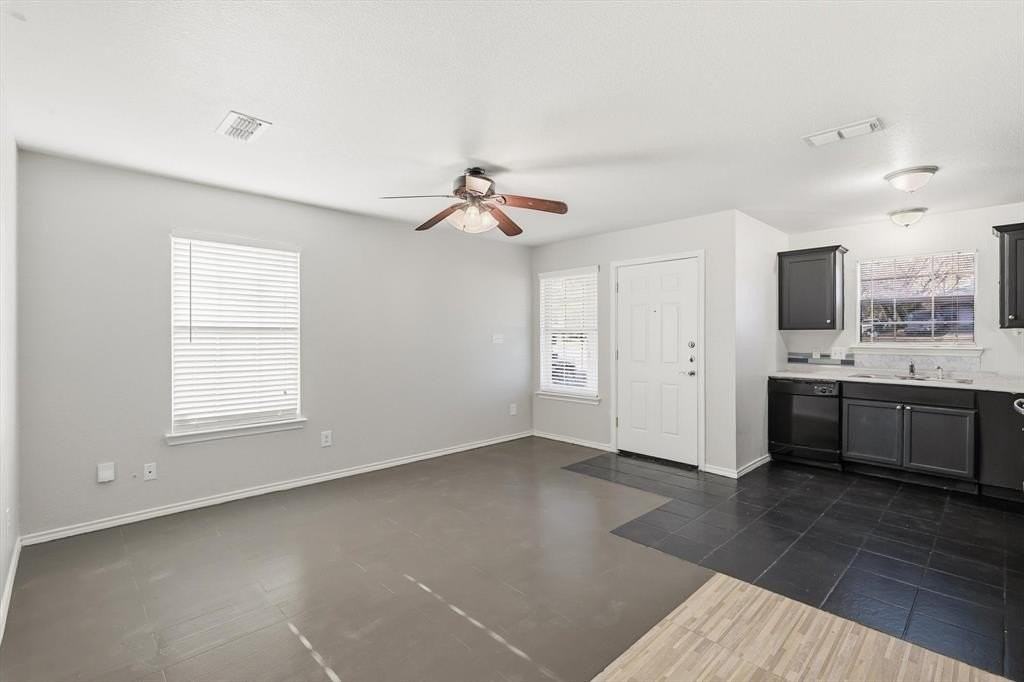 2900 Nw 29th St - Photo 6 of 27