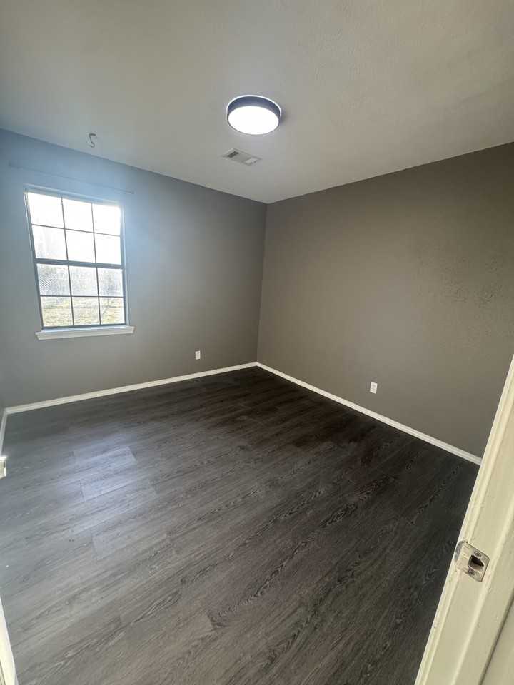 609 Leflore Ave #1 - Photo 3 of 18