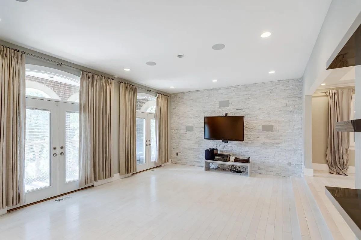 4611 Charleston Ter Nw #1 - Photo 6 of 50