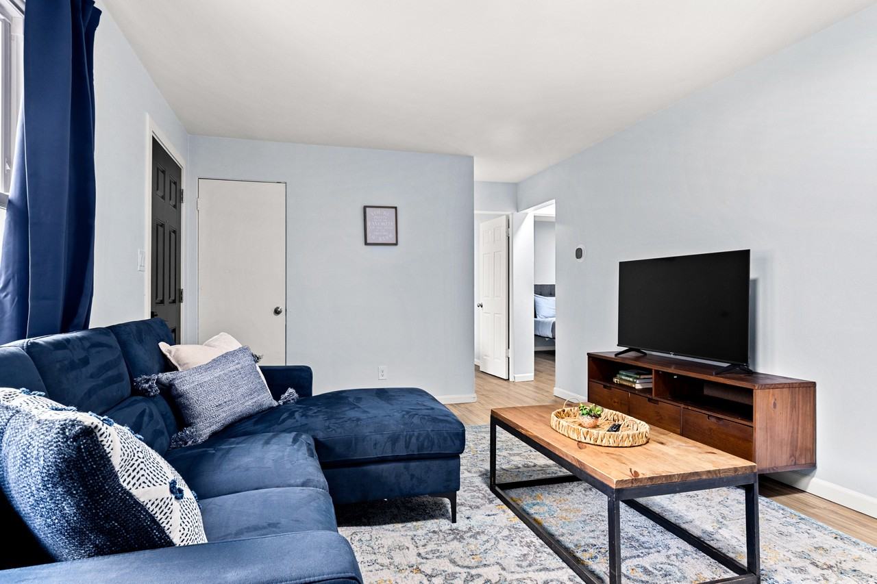 205 East Forrest Hill AvenueUnit D #D - Photo 3 of 9