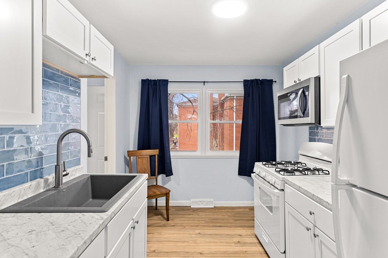 205 East Forrest Hill AvenueUnit D #D - Photo 4 of 9