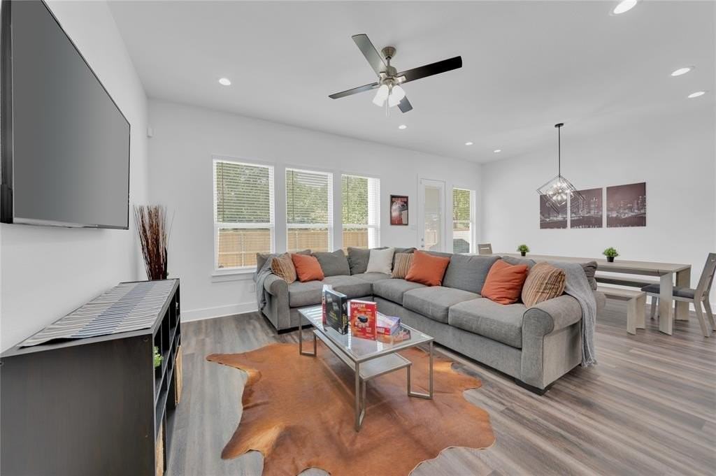 1838 Life Ave - Photo 3 of 17