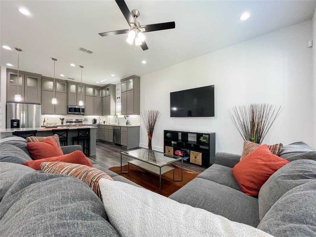 1838 Life Ave - Photo 4 of 17