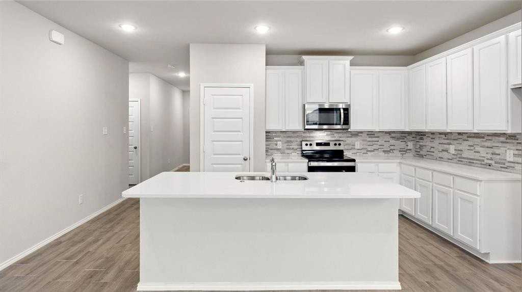 1104 El Sol Blvd - Photo 6 of 18