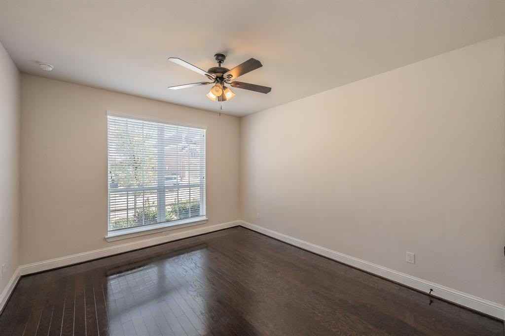 15633 Wild Cherry Ln - Photo 5 of 40