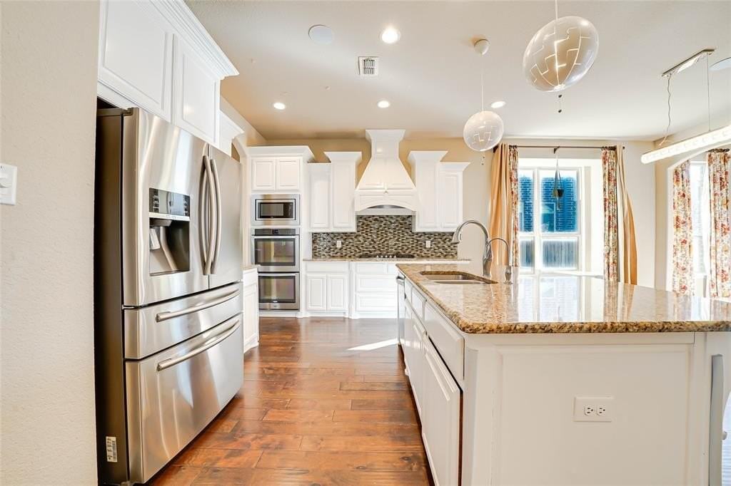 6844 Westbury Dr - Photo 5 of 40