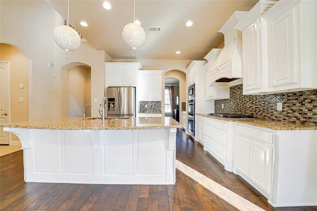 6844 Westbury Dr - Photo 6 of 40