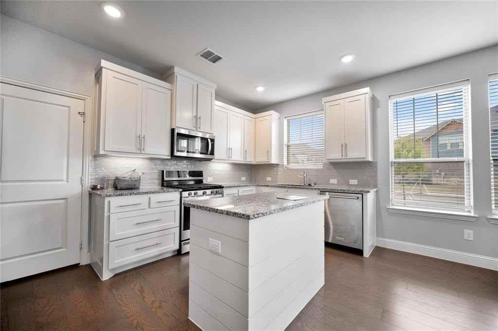 4701 Smokey Quartz Ln - Photo 4 of 30