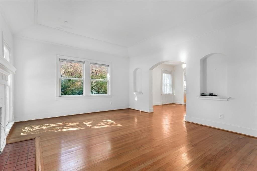 5543 Mccommas Blvd - Photo 2 of 24