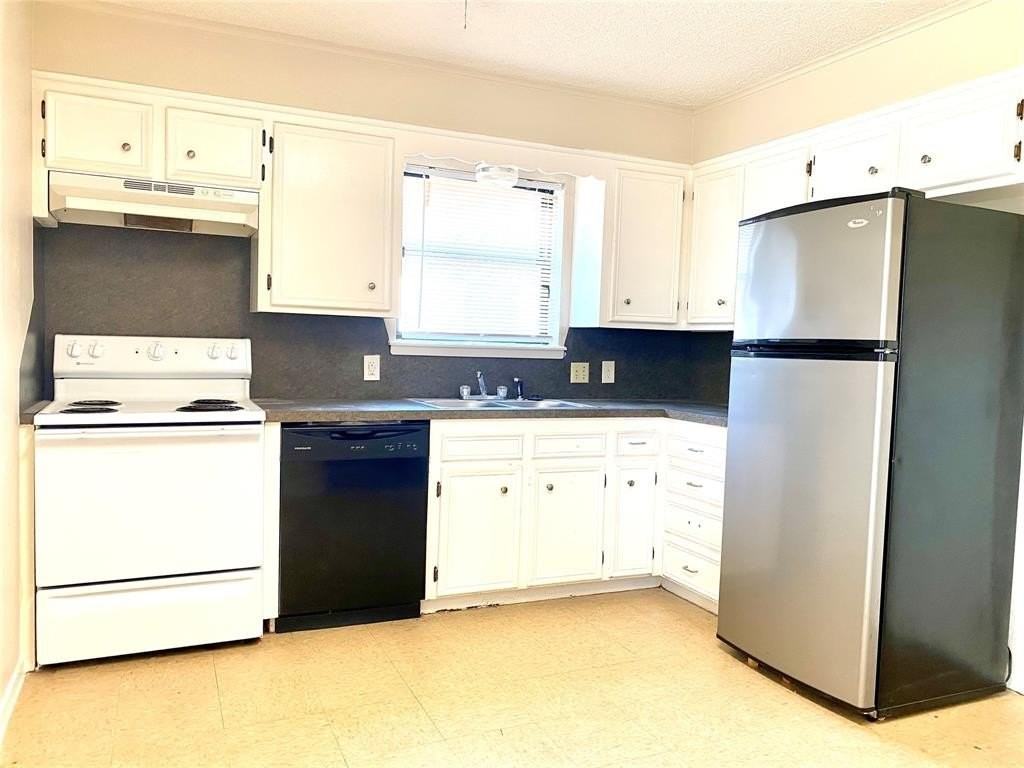 5317 Fairmont St - Photo 4 of 9