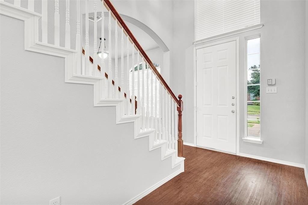 3704 Kimble Dr - Photo 3 of 32