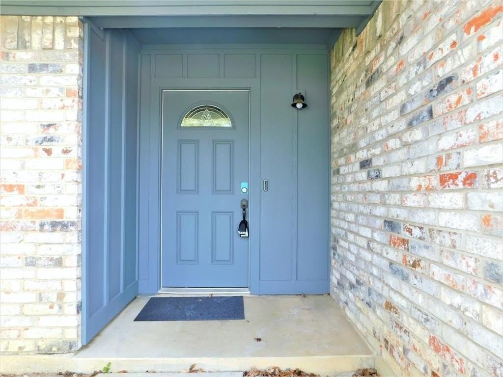 2512 Chaparral Ct - Photo 2 of 25