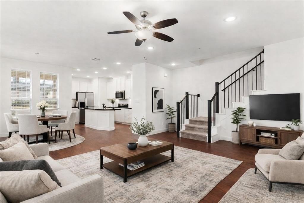 2634 Dodson St - Photo 4 of 25