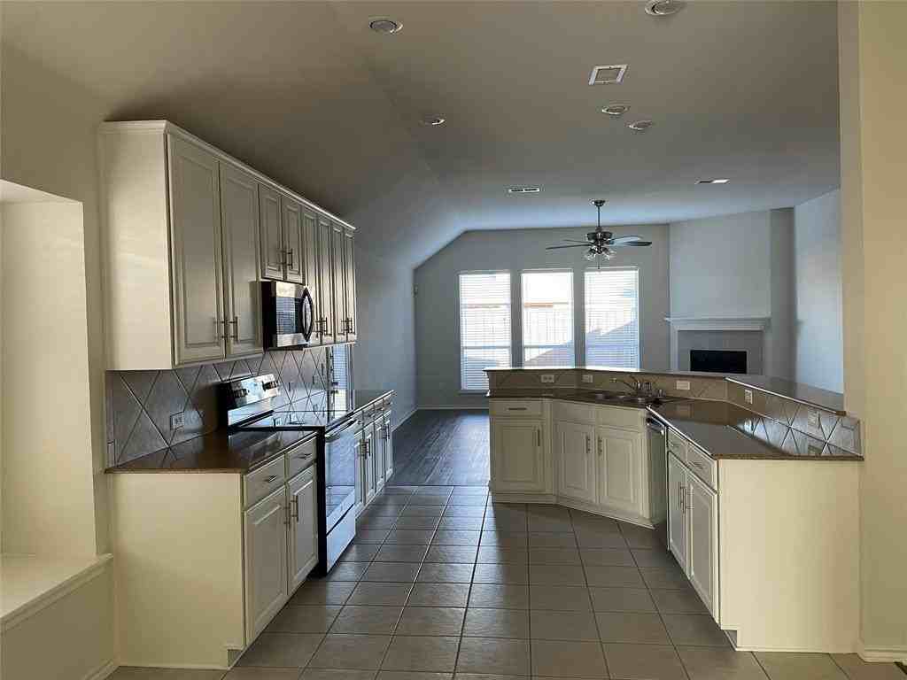 1133 Elm Grove Dr - Photo 4 of 11