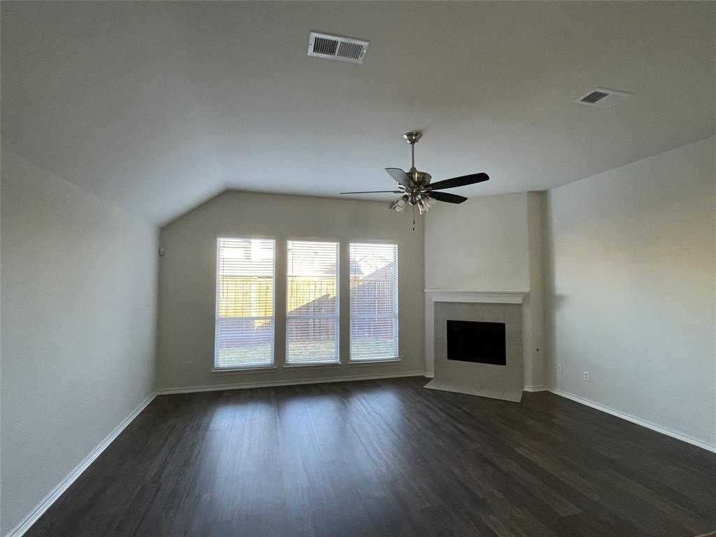 1133 Elm Grove Dr - Photo 5 of 11