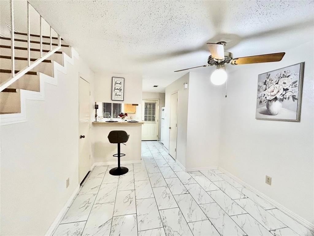 625 Carriagehouse Ln #G1 - Photo 4 of 20