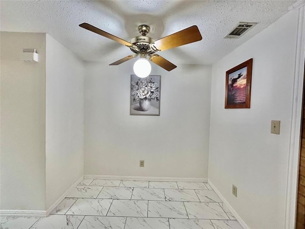 625 Carriagehouse Ln #G1 - Photo 5 of 20