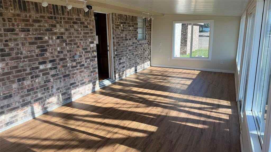 3048 S Highway 171 - Photo 7 of 19