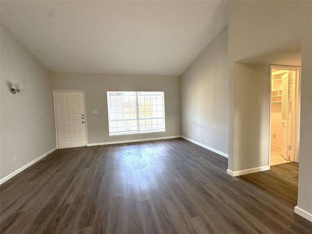 1612 Fairfield Dr - Photo 4 of 21