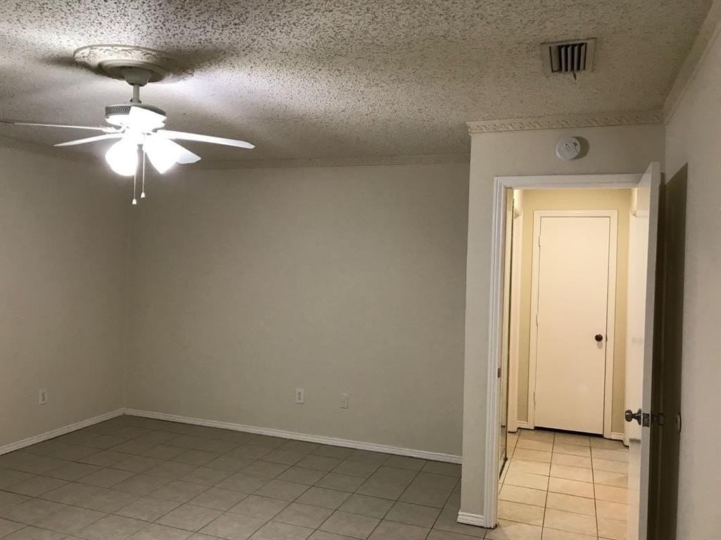 2805 Parkhaven Dr - Photo 3 of 12