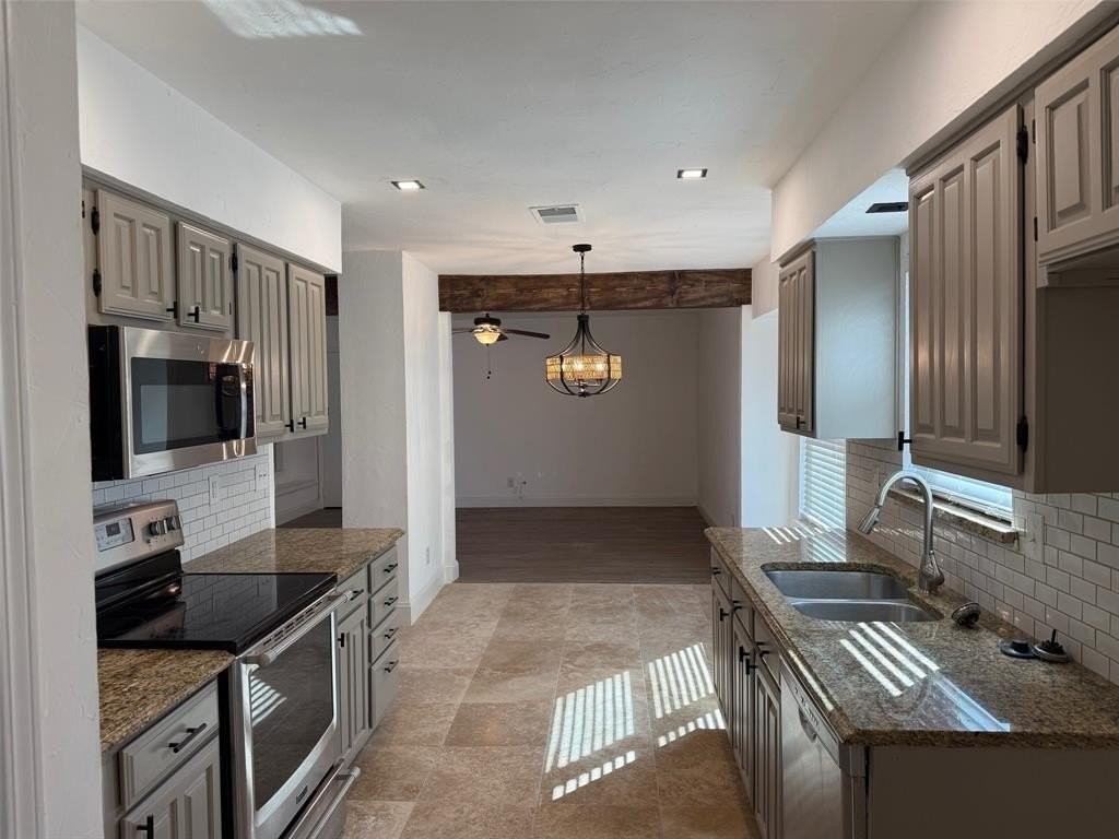 9426 Shipman St - Photo 5 of 7