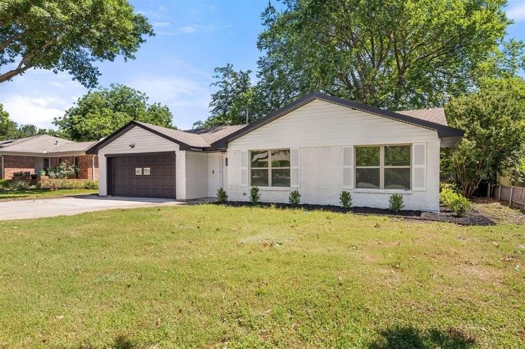 9056 Berkshire Dr - Photo 2 of 29