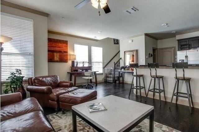 7915 Parkwood Blvd - Photo 5 of 40