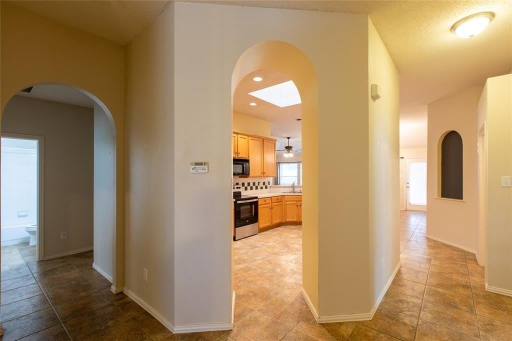 3713 Pinetree Dr - Photo 2 of 26