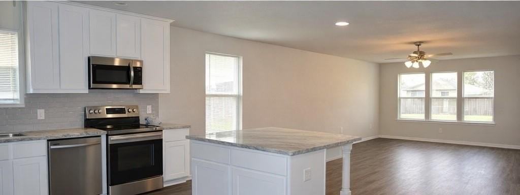 2216 Sayle St - Photo 5 of 15