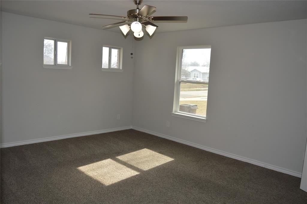 2216 Sayle St - Photo 6 of 15