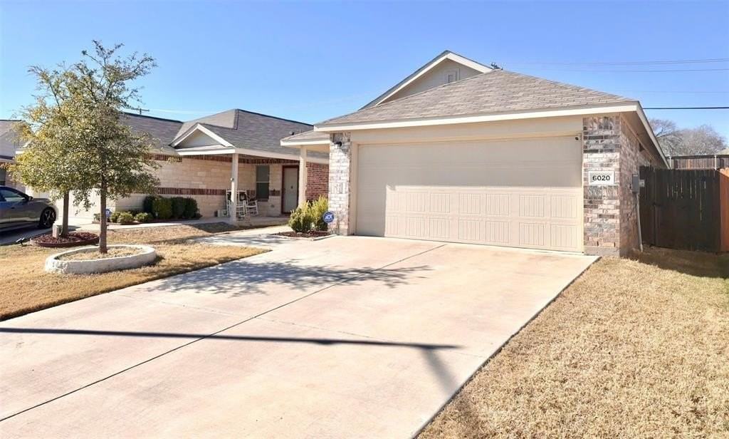 6020 Parkview Hills Ln - Photo 2 of 16