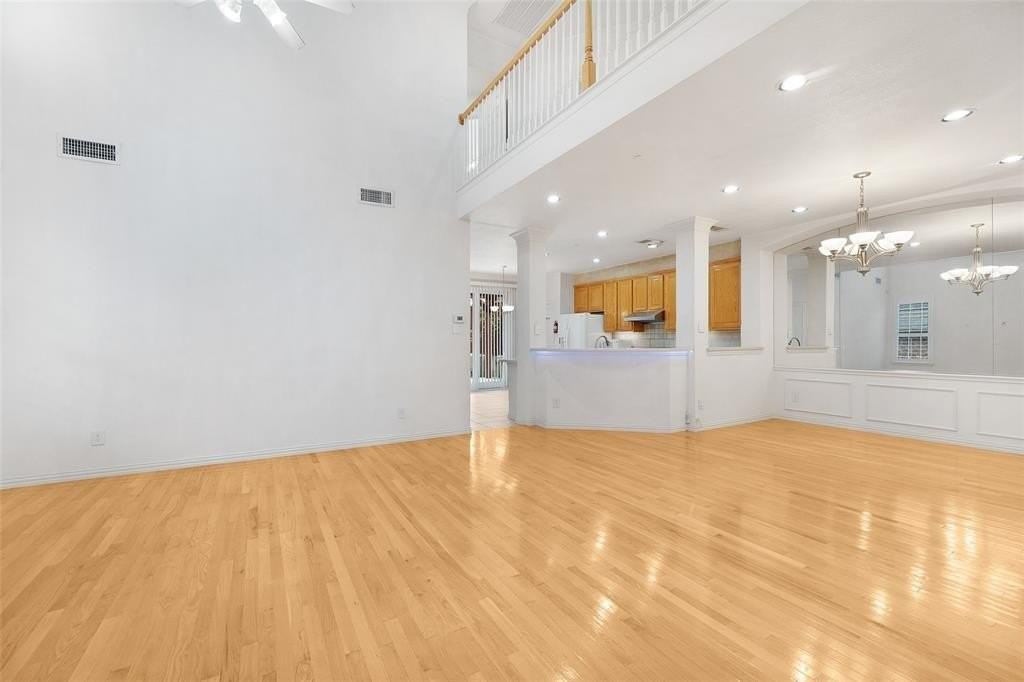 8108 Locust St - Photo 5 of 39