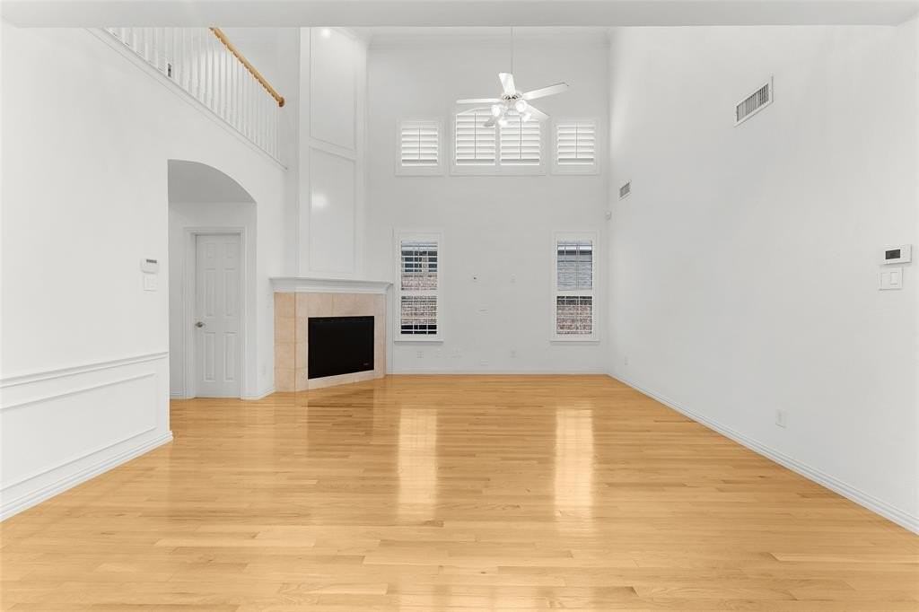 8108 Locust St - Photo 6 of 39