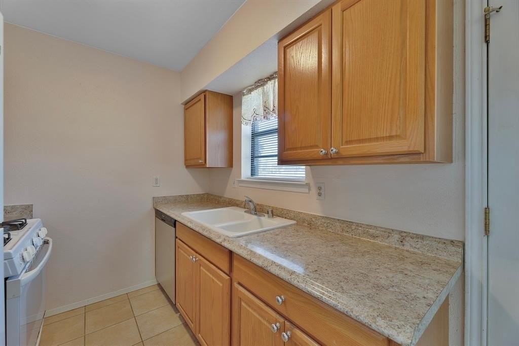 628 Kevin Cir - Photo 5 of 16