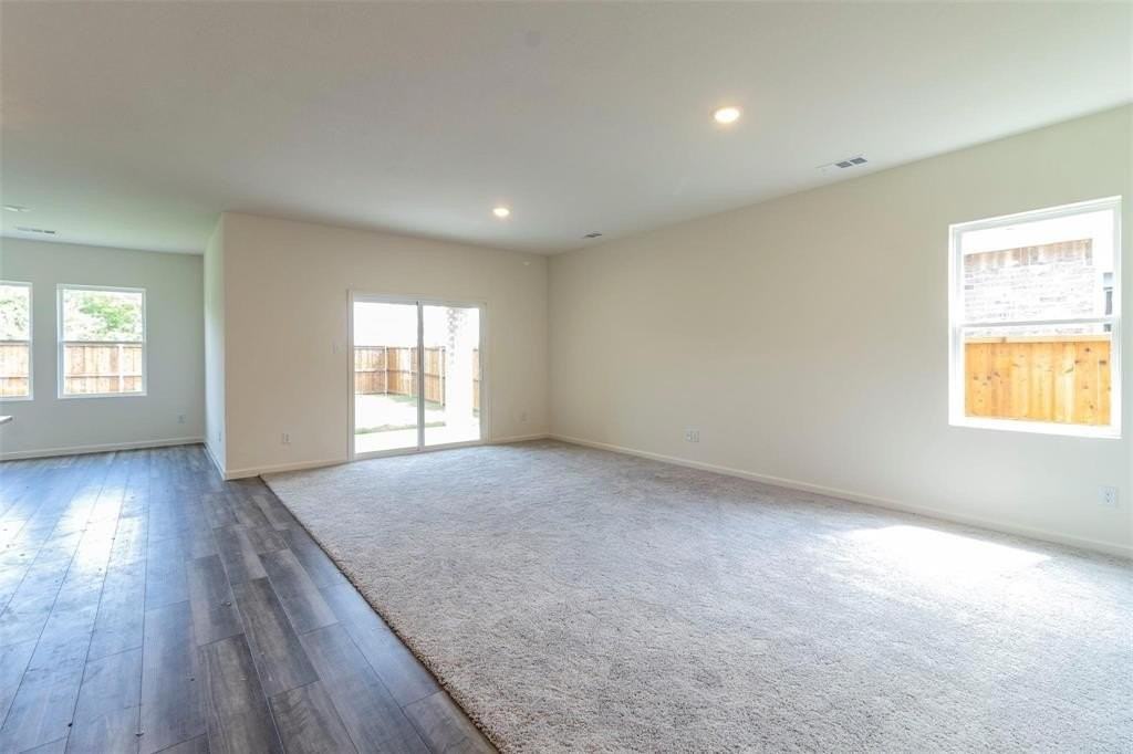 1848 Mccree St - Photo 2 of 33