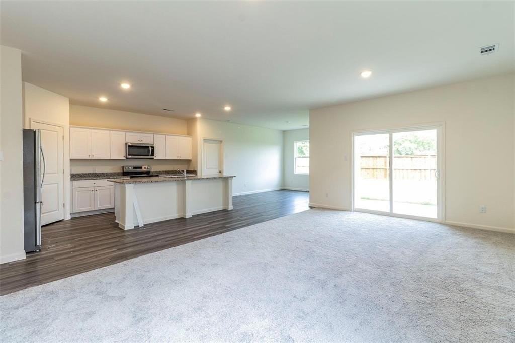 1848 Mccree St - Photo 3 of 33